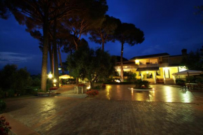 Гостиница La Villa Del Colle  Монте-Сан-Джованни-Кампано